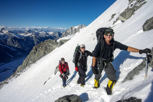 https://themountainschool.com/wp-content/uploads/2024/10/Alpine-climbing-Waddington-1-3-600x400.jpg