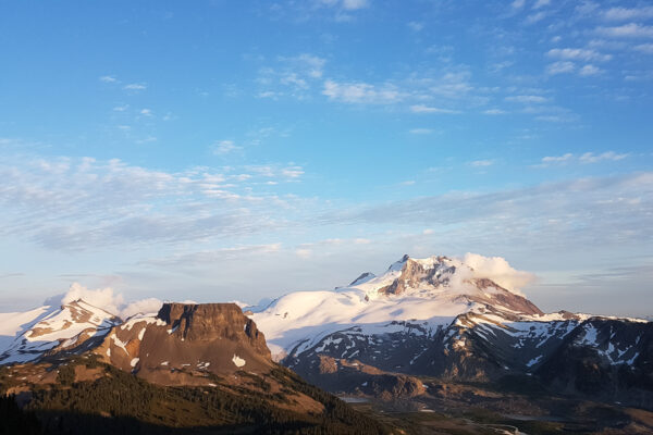 https://themountainschool.com/wp-content/uploads/2024/10/Garibaldi-Traverse-1-1-600x400.jpg