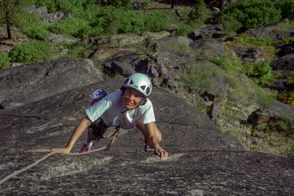 https://themountainschool.com/wp-content/uploads/2024/10/Rock-climbing-3-600x400.jpg